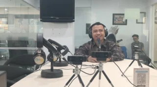 Dosen Disabilitas UNAIR Raih Gelar Doktor dengan IPK Sempurna 4.00: Bukti Fokus dan Ketekunan