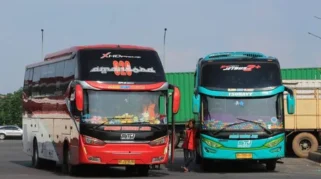 Dua Bus Ugal-ugalan Saling Serempet di Nganjuk, Polisi Periksa Sopir