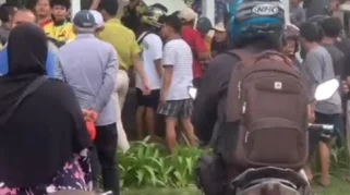 Dua Jambret Ponsel Wanita di Bantaran Diringkus Polisi, Satu Babak Belur Diamuk Warga