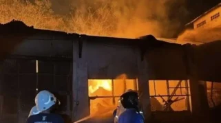 Dua Kebakaran Hebat di Bondowoso Hanguskan Gudang Tembakau dan Tiga Rumah Warga