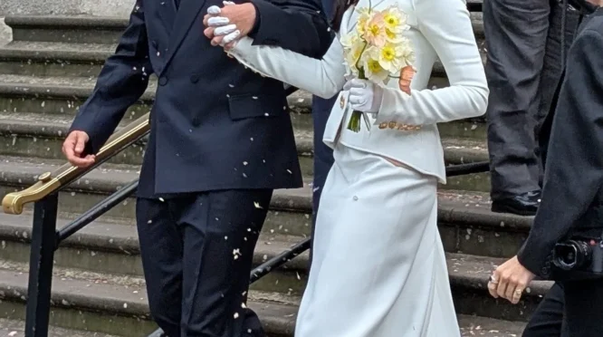Dua Lipa dan Callum Turner Resmi Menikah dalam Upacara Intim di London