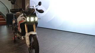 Ducati DesertX V2 Resmi Hadir di Indonesia, Dibanderol Rp700 Jutaan