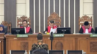 Eks Bupati Pati Sudewo Jalani Sidang Perdana di PN Tipikor Semarang
