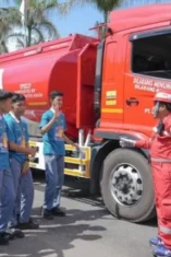 Elnusa Petrofin Edukasi 105 Siswa di Makassar, Waspadai Blind Spot Truk Tangki untuk Cegah Kecelakaan