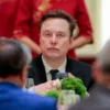 Elon Musk Jadi Triliuner Pertama Usai IPO SpaceX, Harga Minyak Anjlok ke Level Terendah