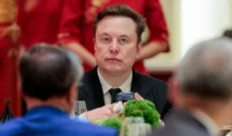 Elon Musk Jadi Triliuner Pertama Usai IPO SpaceX, Harga Minyak Anjlok ke Level Terendah