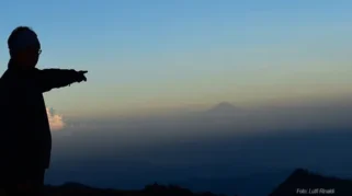 Esensi Kepemimpinan dalam Wisata Pendakian Gunung: Panduan Lengkap