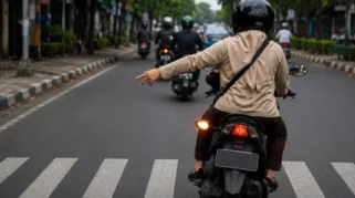 Fenomena Sein Kiri Belok Kanan: Lebih dari Sekadar Candaan di Jalan