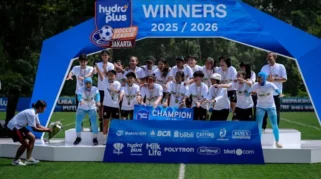 Foto Euforia Putri JP Juara Hydroplus Soccer League Jakarta U-18, Sapu Bersih 18 Laga