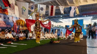 Gandrung Menyambut Fajar di Tengah Selat Bali: Ritual Syukur Masyarakat Ketapang