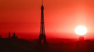 Gelombang Panas Ekstrem Landa Eropa, Paris Larang Minum Alkohol dan Sekolah Ditutup