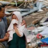 Gempa Dahsyat Venezuela: Wanita Selamat Dievakuasi dari Reruntuhan, 235 Tewas