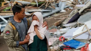 Gempa Dahsyat Venezuela: Wanita Selamat Dievakuasi dari Reruntuhan, 235 Tewas