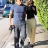 Gigi Hadid Tampil Santai dengan Celana Kuning yang Pas untuk Musim Panas saat Kencan Bareng Bradley Cooper