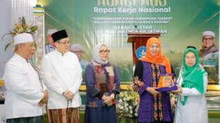 Gubernur Khofifah dan Menteri PPPA Sepakat Perempuan Tarekat Ujung Tombak Ketahanan Keluarga