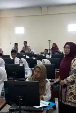 Guru dan Siswa SMAN 1 Sumberpucung Dilatih Olah dan Analisis Data dengan Pivot Table