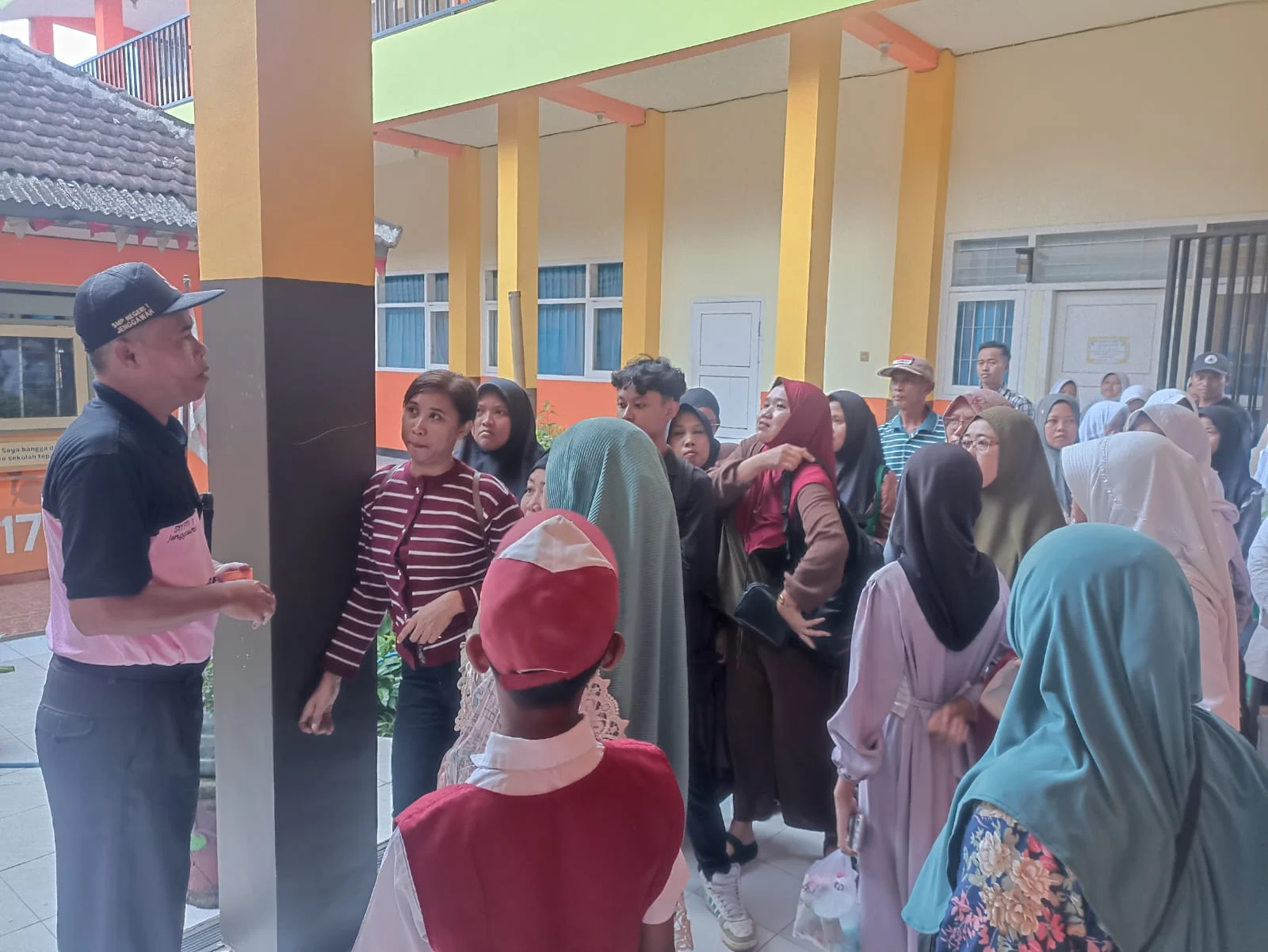 Hari Pertama SPMB, Pendaftar SMP di Jember Tembus Ratusan
