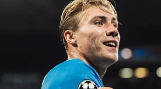 Hojlund Resmi Dipermanenkan Napoli Usai Cetak 16 Gol di Musim Debutnya