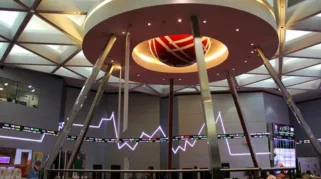 IHSG Ditutup Turun ke 6.172, Rupiah Melemah ke Rp 17.794 per Dolar AS