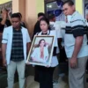 Isak Tangis Keluarga Iringi Pemakaman dr Icha di Kupang, Ayah Minta Kasus Intimidasi Diusut Tuntas