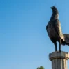 Jadi Ikon Baru Kota Pahlawan, Monumen Ayam Jago Sawunggaling Berdiri Megah di Surabaya
