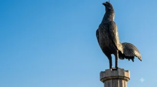 Jadi Ikon Baru Kota Pahlawan, Monumen Ayam Jago Sawunggaling Berdiri Megah di Surabaya