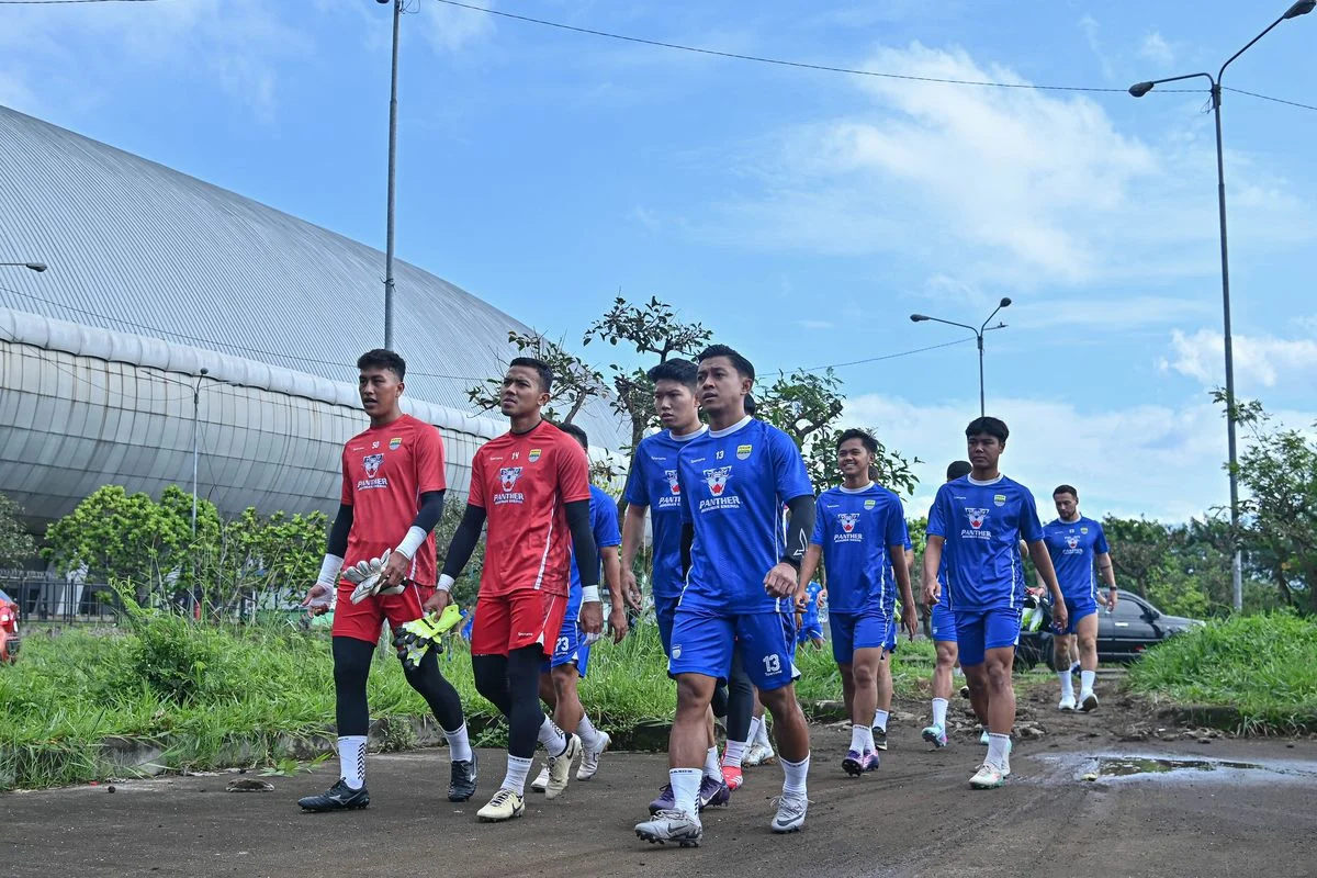 Jadwal Padat Menanti, Persib Mulai Pramusim Juli untuk Dua Kompetisi