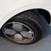 Jangan Salah Pilih, Ini Alasan Ban Mobil Listrik Berbeda dengan Mobil Bensin