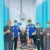Jari Membengkak Parah, Tim Damkar Asahan Potong Cincin Lansia Tuna Wisma