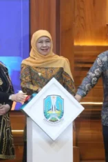 Jatim Siapkan Beasiswa Bagi 143 Ribu Pelajar dan Mahasiswa, Tekan Angka Anak Tidak Sekolah