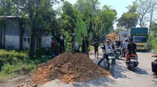 Jawaban Gubernur Jateng Ahmad Luthfi soal viral jalan Randublatung-Cepu: APBD Perubahan 2026 Prioritaskan Perbaikan Jalan
