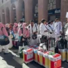 Jemaah Haji Siasati Kelebihan Bagasi lewat Jasa Pengiriman dari Hotel ke Tanah Air
