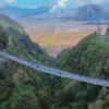 Jembatan Kaca Seruni Point Bromo Resmi Dibuka, Tarif Rp50 Ribu per Orang