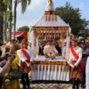 Jokowi Terima Gelar Adat Baginda Pemuka Bangsa dari Lima Kerajaan Lampung