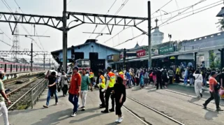 KAI Commuter Catat 326.300 Penumpang Padati Stasiun Wisata Jabodetabek