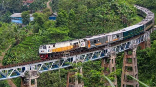 KAI Percepat Elektrifikasi Jalur Kereta untuk Tekan Polusi Nasional, Targetkan Perpindahan Massal dari Jalan Raya