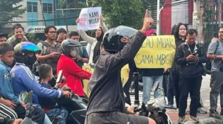 Kantor BGN Didemo soal MBG, Pengendara Melintas Kompak Bunyikan Klakson: Lebih Penting Pendidikan