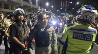 Kapolrestabes Surabaya Ungkap Kronologi Demo Berakhir Ricuh, Belasan Orang Diamankan