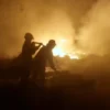 Kebakaran Lapak Limbah Drum Oli di Curug, BPBD Kerahkan 5 Unit Damkar