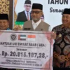 Kembali ke Tanah Air, 17 Jemaah Haji Jombang Terima Bantuan UEA untuk Ekonomi Keluarga