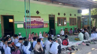 Kepala Madrasah Bustanul Ulum Apresiasi Aksi Sosial AJS Santuni Anak Yatim