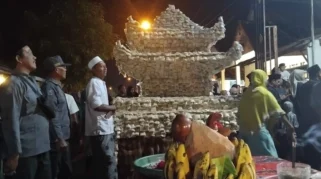 Keseruan Grebek Tempe Wedok, Tradisi Unik Sambut Tahun Baru Islam di Lumajang