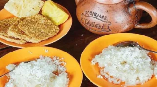 Ketan STMJ, Kuliner Malam Legendaris di Jember yang Tetap Bertahan Lintas Generasi