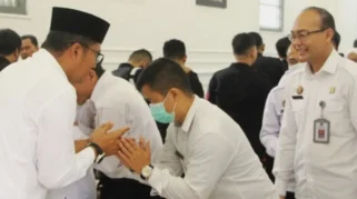 Ketegaran Petugas Haji Muhaimin Tunaikan Badal Umrah untuk Istri yang Wafat saat Bertugas