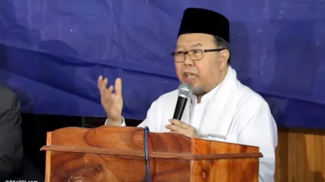 KH Didin Hafidhuddin: Membiarkan LGBT Sama dengan Menghancurkan Bangsa