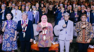 Khofifah Ajak Gereja Perkuat Karakter Generasi Bangsa di Tengah Ancaman Pinjol