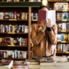 Kisah di Antara Halaman Buku: Cinta dan Impian yang Terpisah Jarak