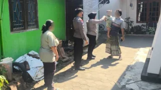 Kisah Ibu di Kudus Ditolong Polisi Usai Curhat Tak Mampu Beli Susu-Popok Bayi