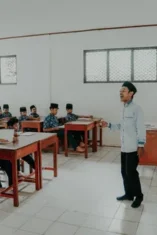 Kurikulum Tak Pernah Polos: Mitos Netralitas Pendidikan dan Kepentingan di Balik Pengetahuan yang Diajarkan
