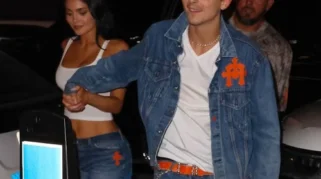 Kylie Jenner dan Timothée Chalamet Tampil Serasi dengan Denim Bertema Knicks di Courtside NBA Finals